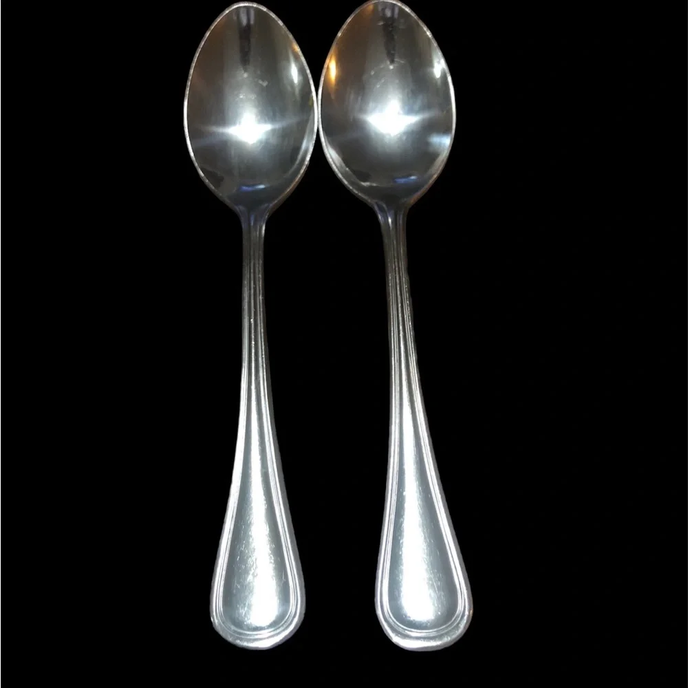 2 Oneida Barcelona Stainless Spoons 6